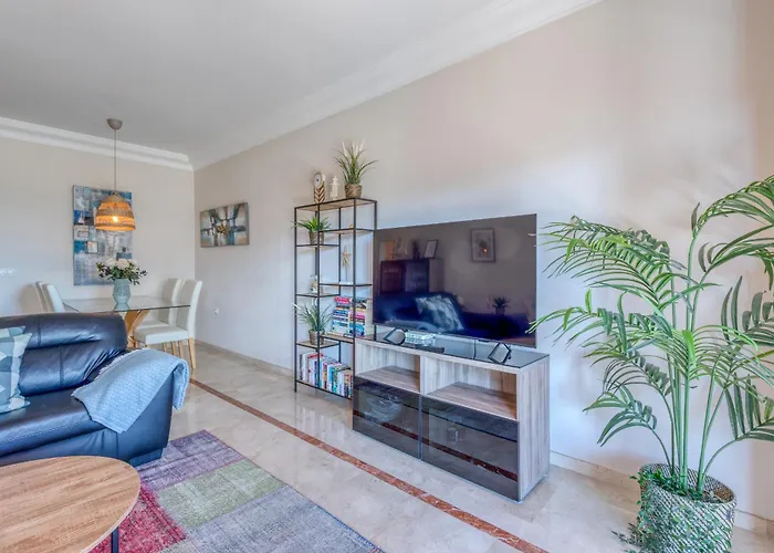 Hanami La Fragata Garden 2 *