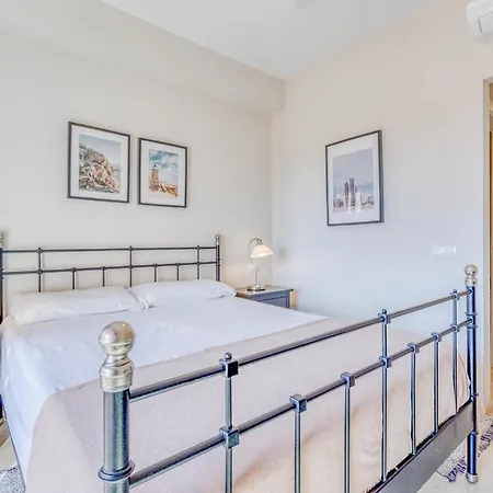 Apartamento Hanami La Fragata Garden 2 *