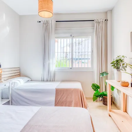 Apartamento Hanami La Fragata Garden 2 *