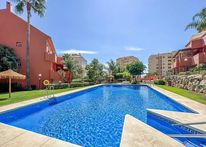 Apartamento Hanami La Fragata Garden 2 *