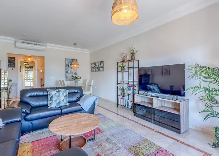 Hanami La Fragata Garden 2 *