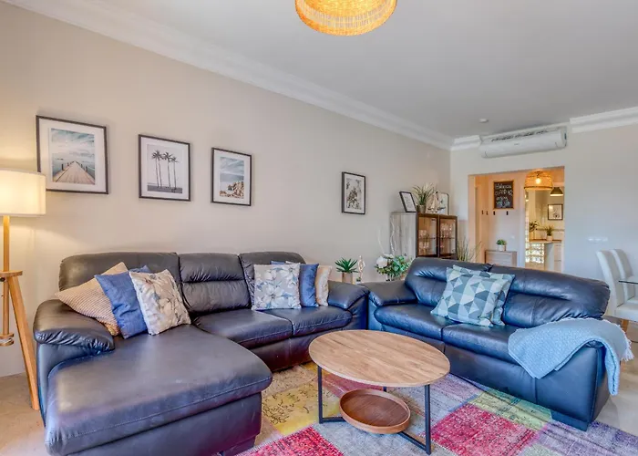 Apartamento Hanami La Fragata Garden 2 *